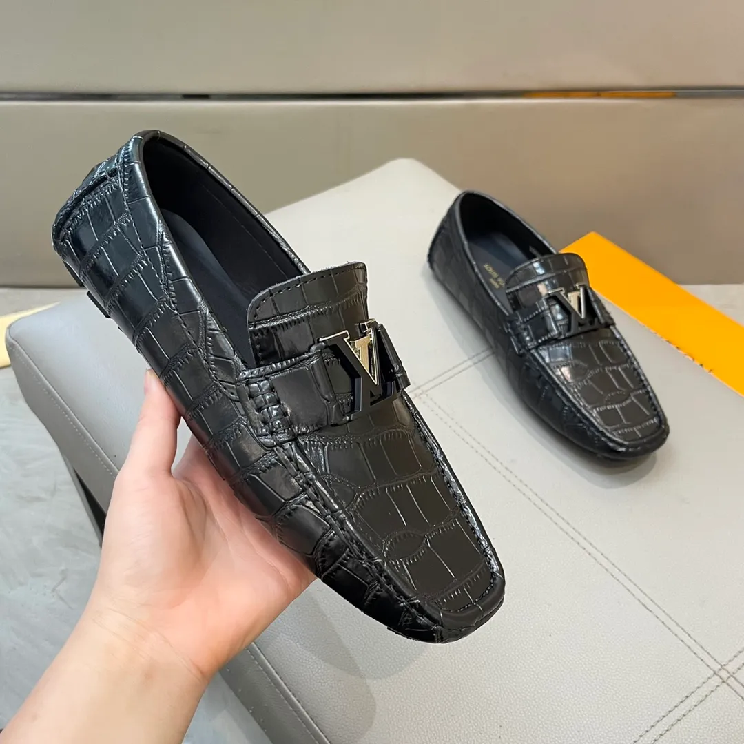 Factory price: 460💰LV men's beanie shoes 2025 official website synchronization <market top version> cowhide pressed grid ➕ black cow lining original packaging. Size 38-45